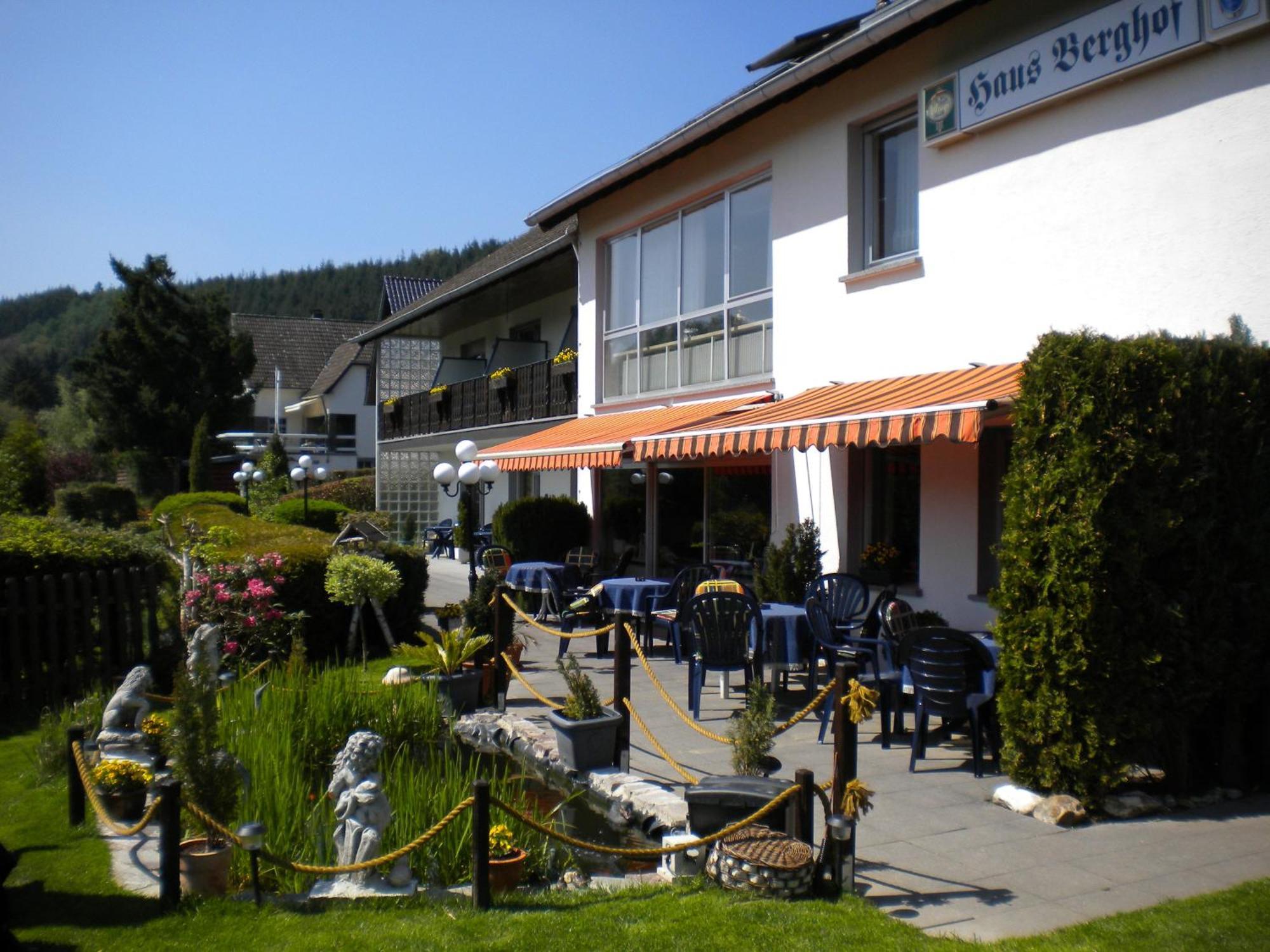 Hotel Pension Haus Berghof ヘレンタール エクステリア 写真